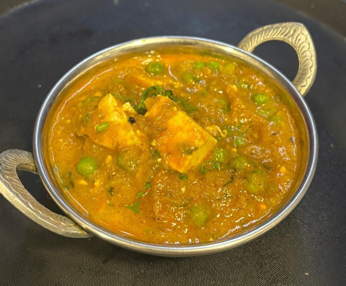 Paneer matar, fromage maison saisi et petits pois au curry — Namaste India, Nîmes